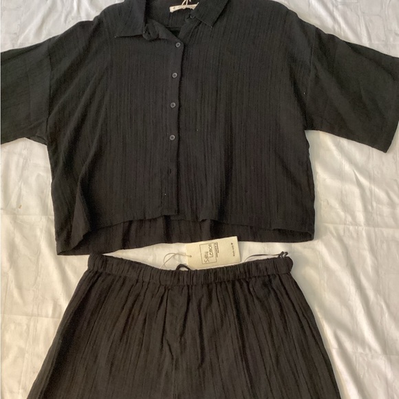 SALTY LEMON 2-PC SHORT SET (NEW WITH TAG) - Picture 4 of 14